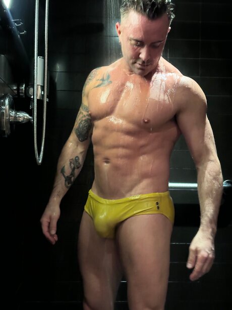 Zak Anderson hd nackt galerien