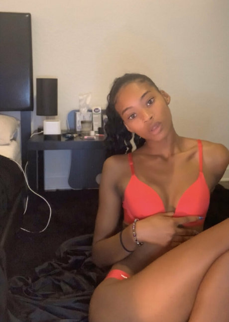 berühmte nackte onlyfans kunst heiße bilder