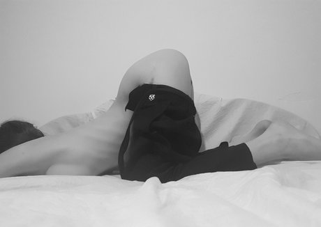 ebenholz-trans-onlyfans exklusive top bild