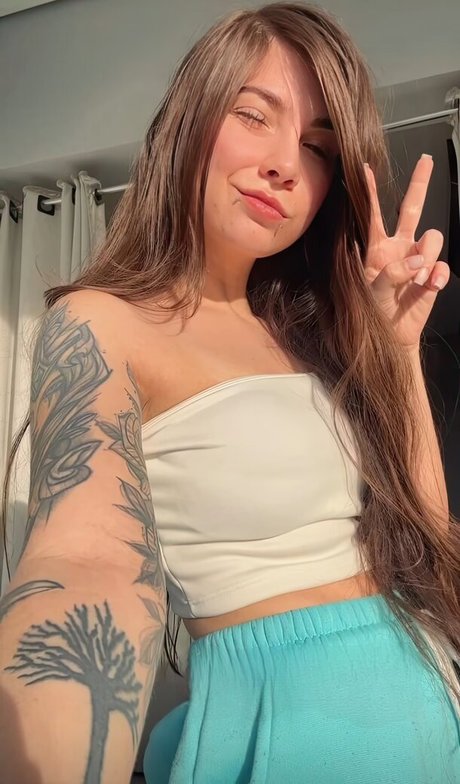 Nicole Diretora exklusive schöne bild