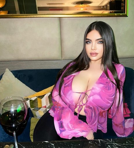 Noure Sahli top erotische archiv