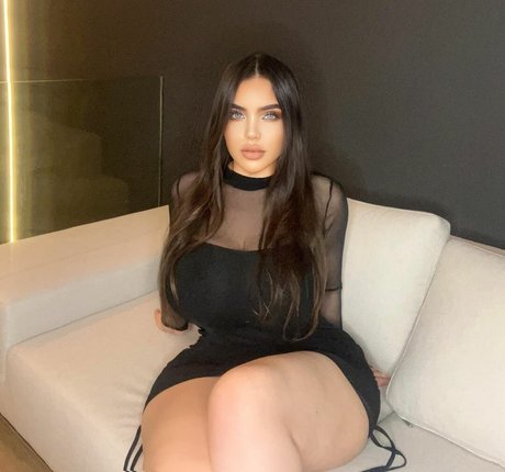 Noure Sahli beste nacktheit foto