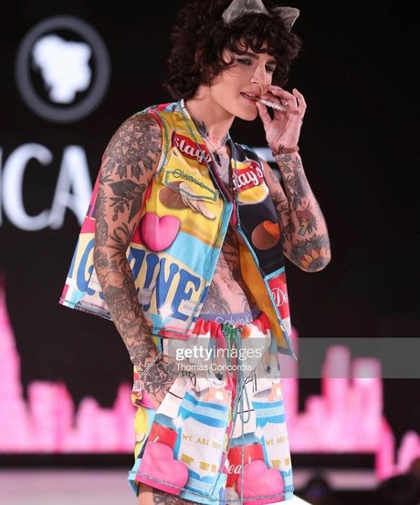 Vas Hal model exklusive galerie