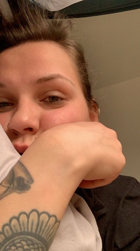 eeekerie freie pornografische foto