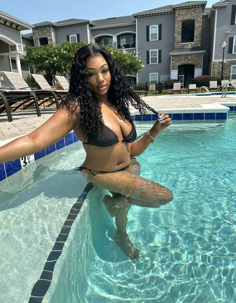 baddiejoyy top porno archiv