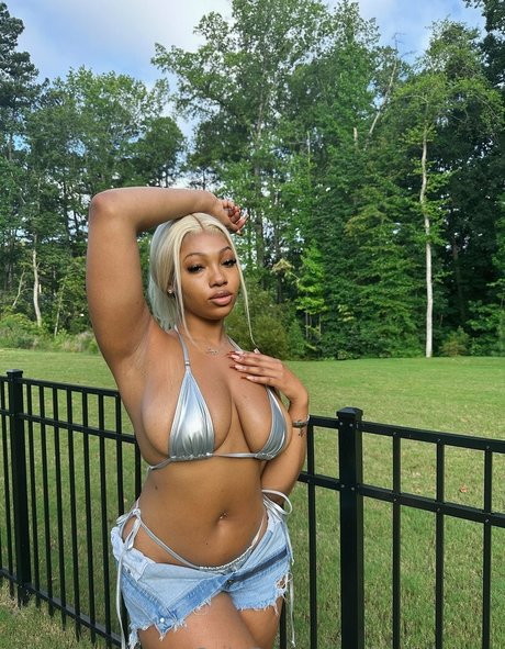 baddiejoyy perfekte sexy bild