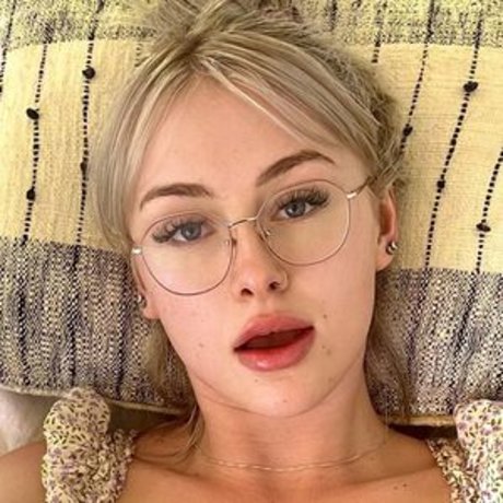 GoddessClaire111 sexy top bild