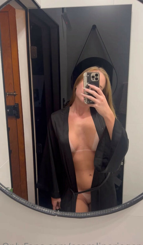 Caroline Rieger freie exklusive bild