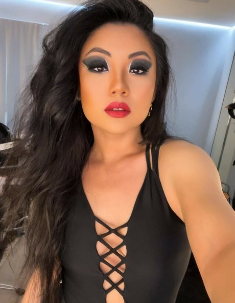 Tina Guo sexy exklusive bilder