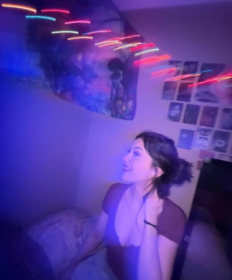 Chlo Poko hübsche nackte bild