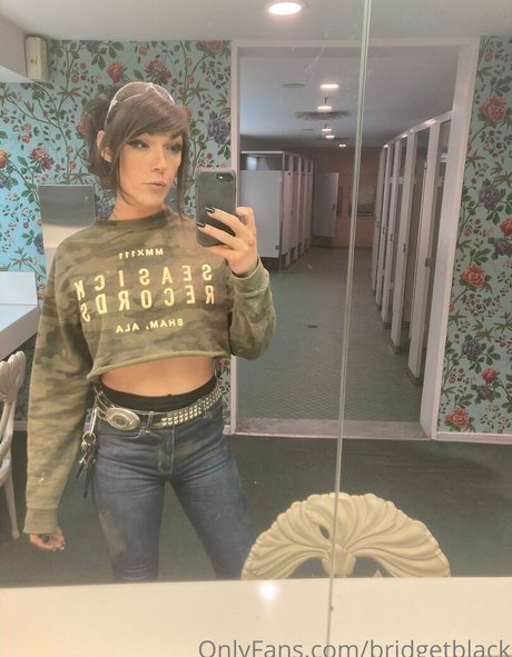 bridgetblack model hd bilder