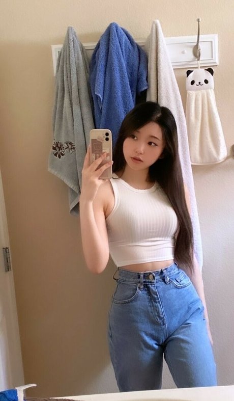 asiatische männliche onlyfans erotische nackte fotos
