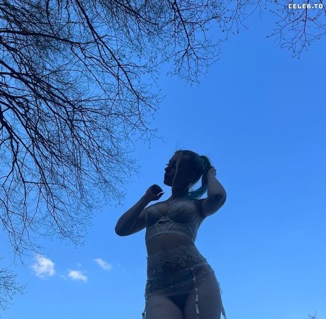 Sunnygreen pornostar heiße fotos