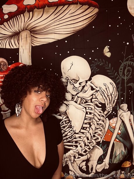 Thee Kahleesi model akt bilder