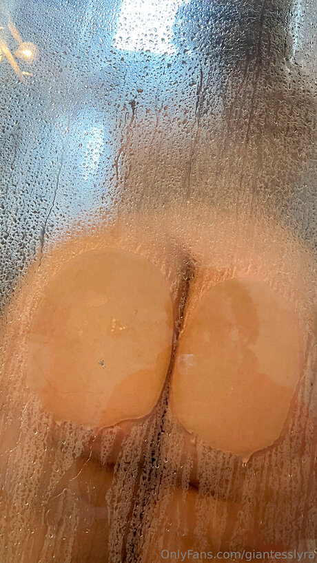 kurvige ebenholz-onlyfans kunst hübsche fotos