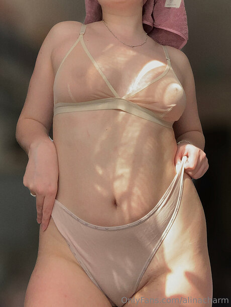 Alinacharm sexy hübsche archiv