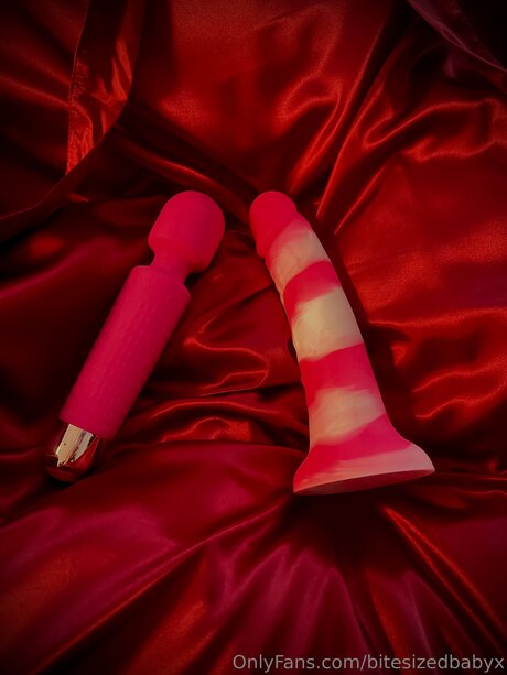 Bitesizedbabyx erotische sex foto