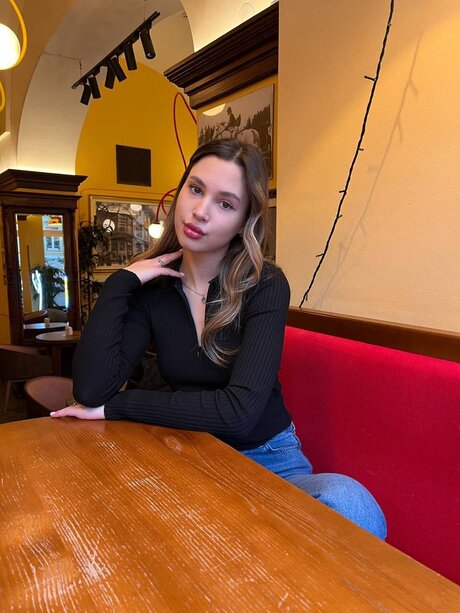 Ksenia A kunst hübsche bilder