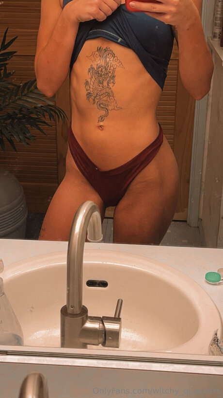 Witchy Quackers sexy hübsche fotos