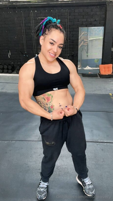 Queenmuscleavery exklusive pornostar bilder