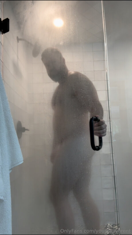 Yourdailybrent model bilder