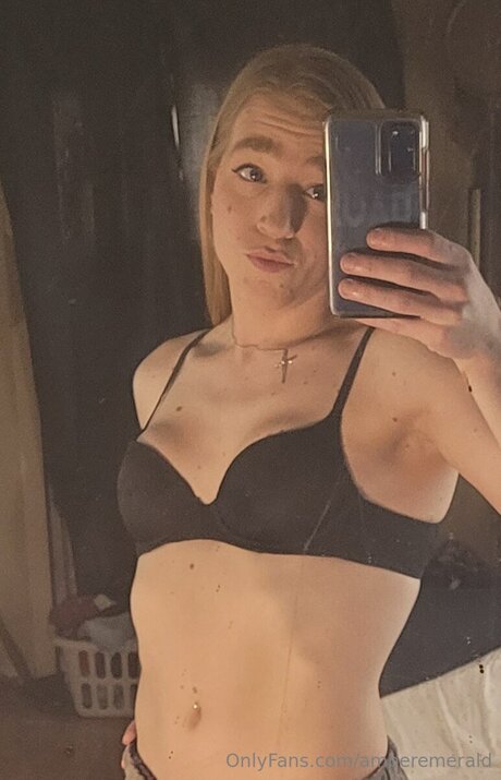 Amberemerald heiße schöne fotos