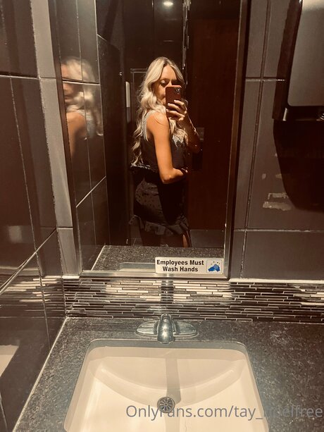 Tay Noelfree erwachsene schöne bilder