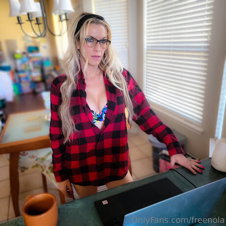 Freenola erotische top archiv