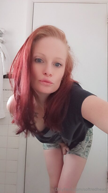 Softredhead model xxx galerie
