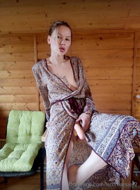 Iammarsie 2 exklusive nackte bild