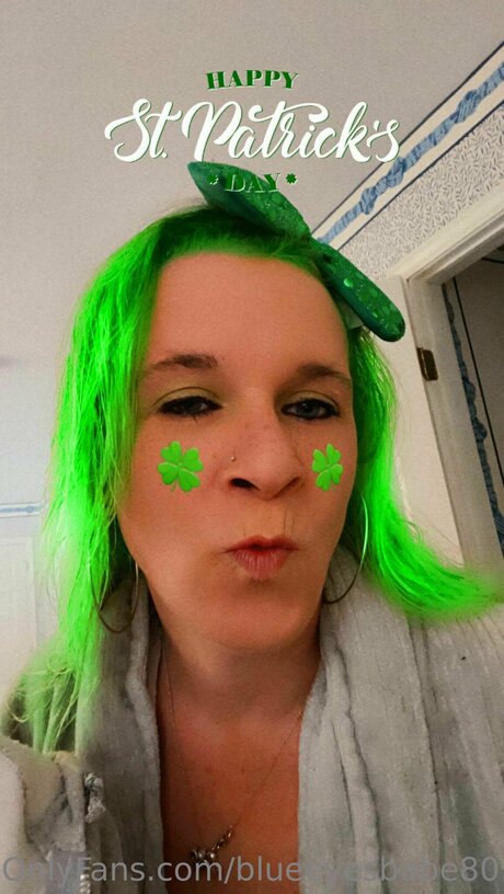 Blueeyesbabe80 xxx pornographische bild