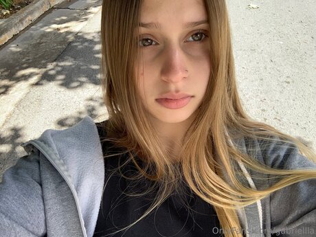 Gabriellla hübsche fotos