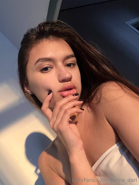 Darina Dari top akt bilder