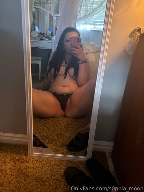 S0phia Moon top xxx bilder