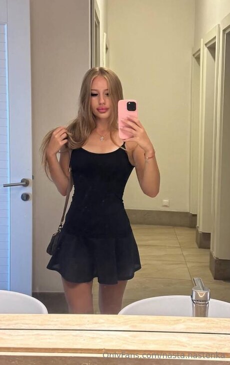 Nasta Nastenka hübsche erwachsene galerie