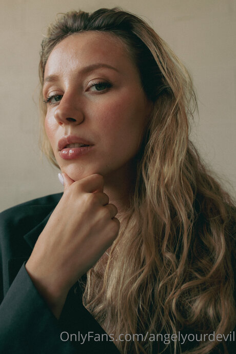 Yourbuttie model porno fotos