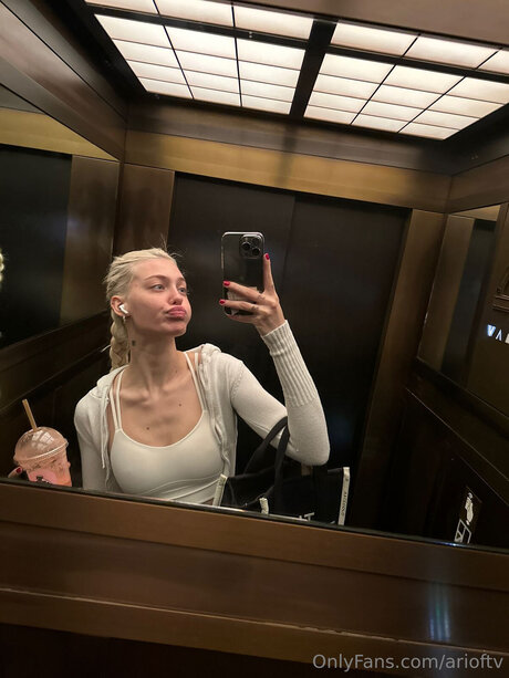 Arioftv porno erotische fotos