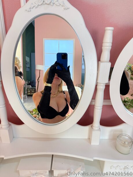 U474201560 kunst sexy galerien