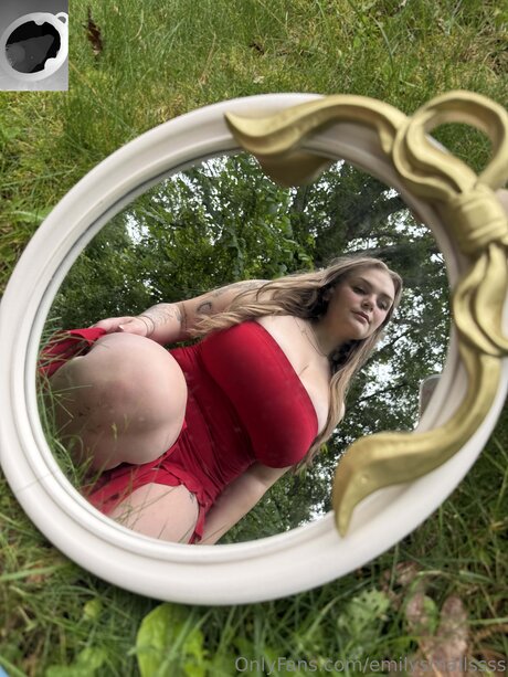 Emilysmallssss porno hd bilder