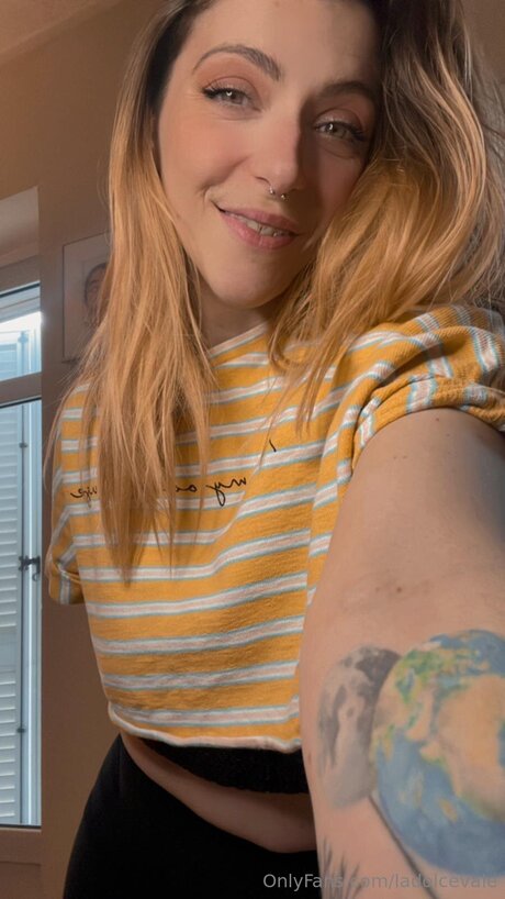 Latuavale sexy exklusive fotos