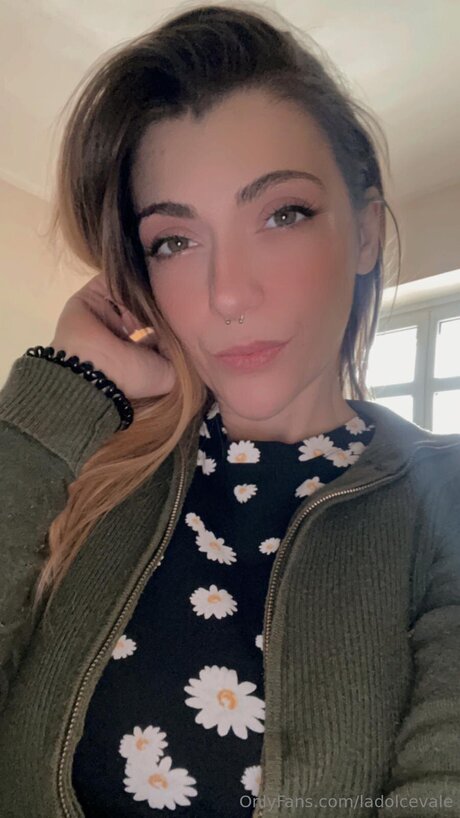 Latuavale nackt pornographische bild