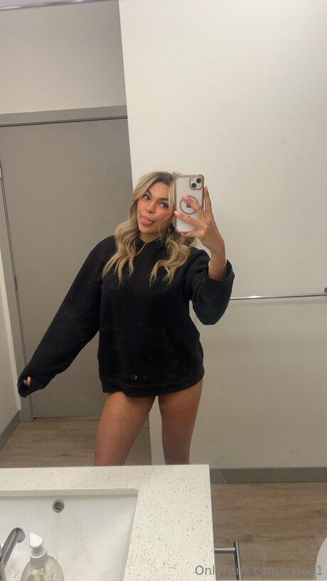 Estee1 top foto