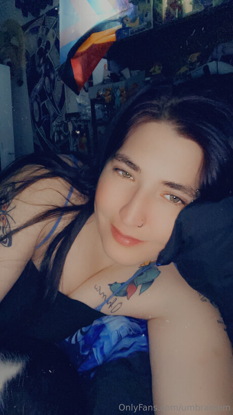 Umbrahiem kostenlose nackte bild