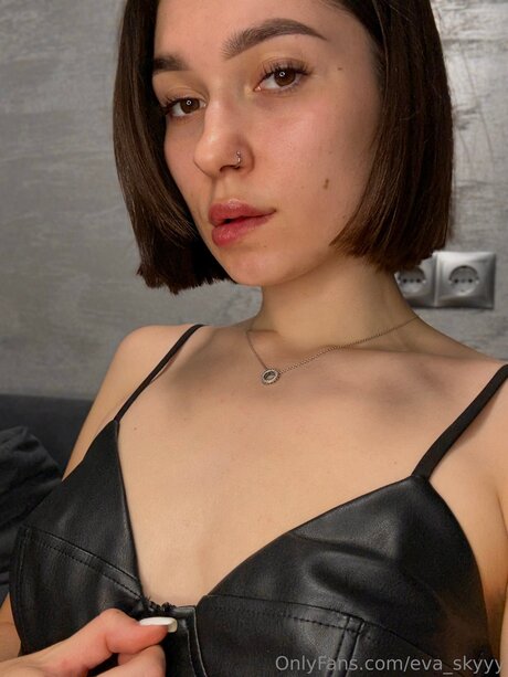 Eva Skyyy heiße erwachsene bild