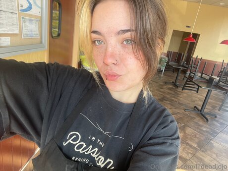 Lildeadjojo schauspielerin sexy galerie