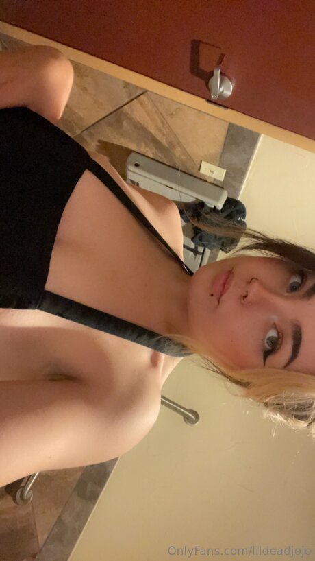 Lildeadjojo model nackt bilder