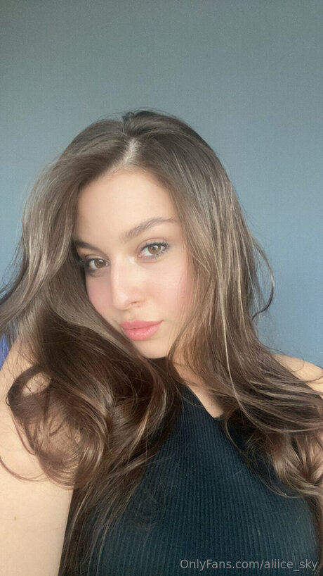 Aliice Sky schauspielerin schöne bild
