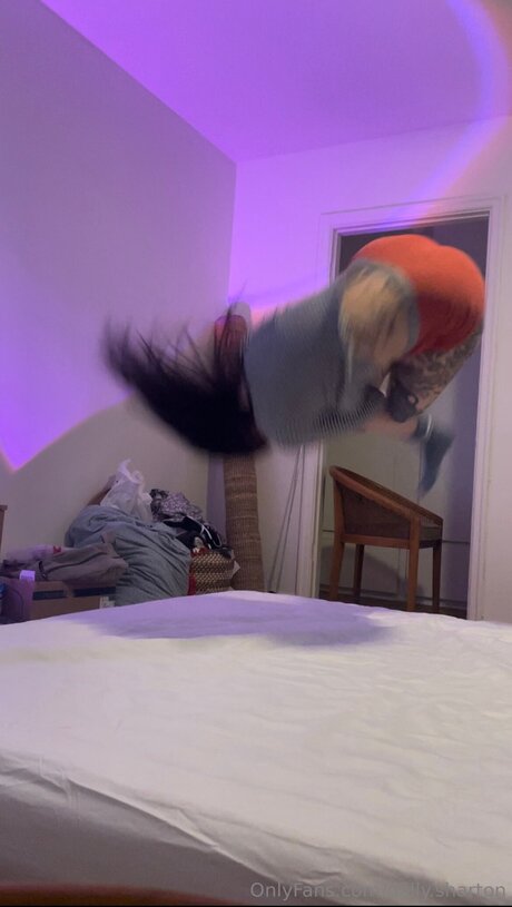 Dolly Sharton erotische kunst galerie