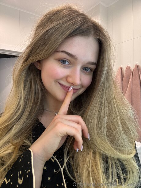 Rinaraye schauspielerin hd bilder