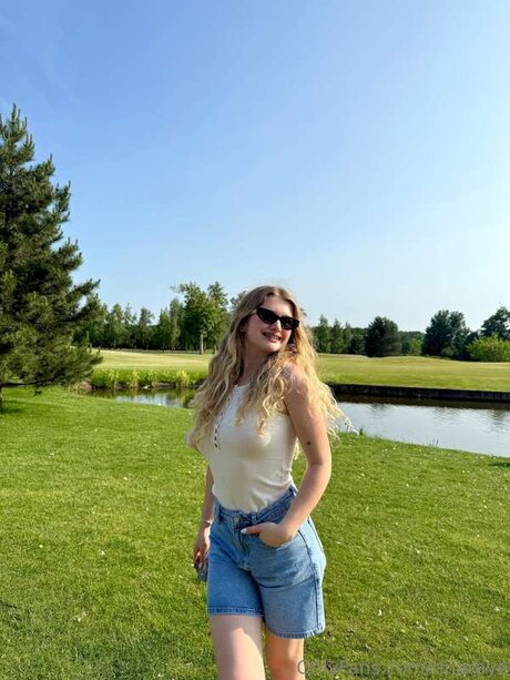 Rinaraye nackt pornostar fotos